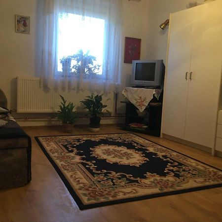 Lady Margit'S Room Сомбатели Екстериор снимка