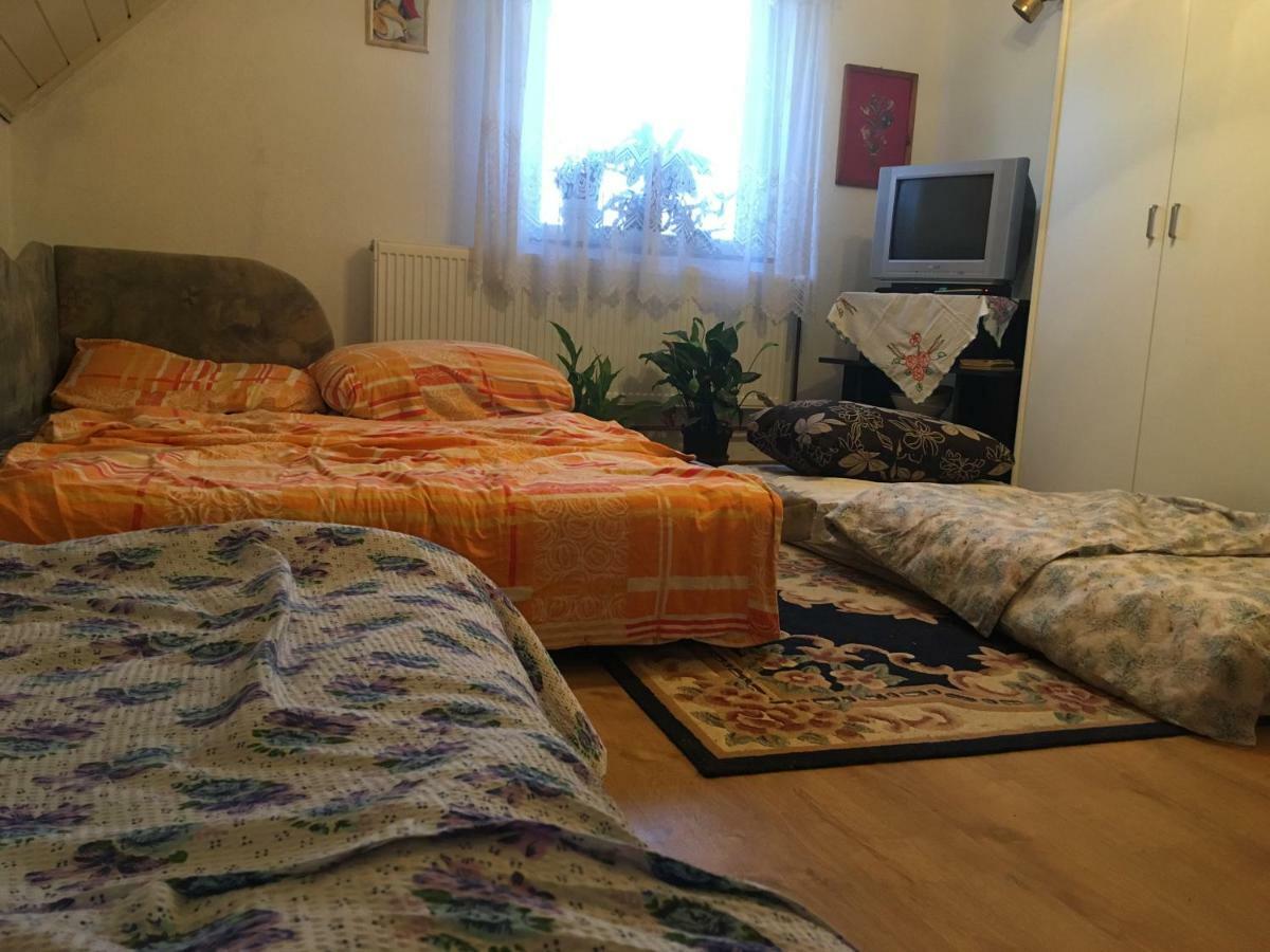 Lady Margit'S Room Сомбатели Екстериор снимка